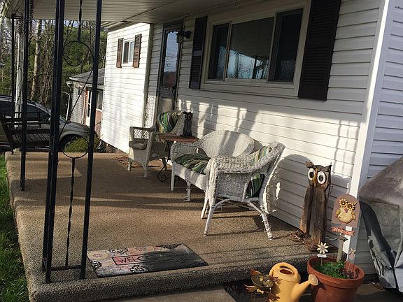Front porch from driveway