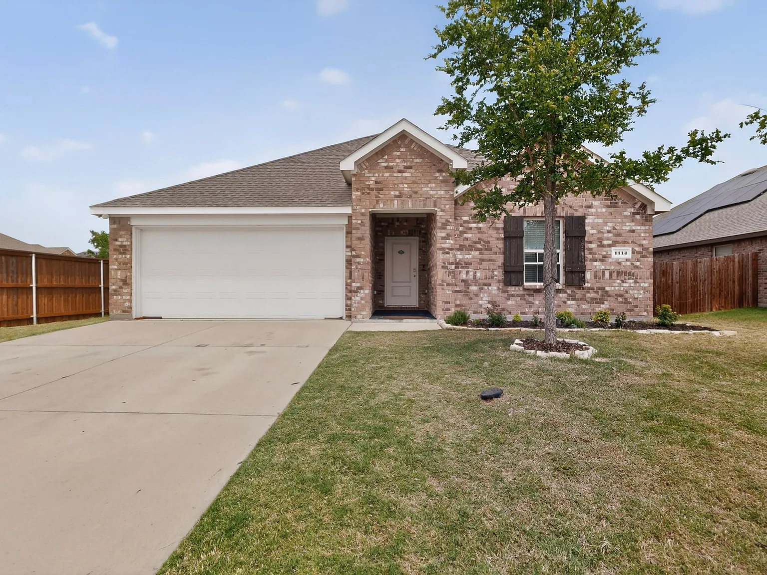 4 bed, 2014 sqft, $2,250 — Photo 2