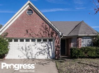 10246 Fox Chase Dr, Olive Branch, MS 38654