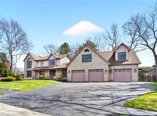 9 Sugar Maple Dr, Coventry, RI 02816