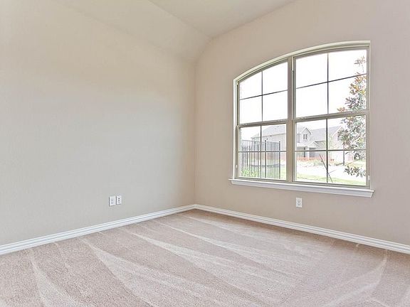 4th image of 1121 Tollcross Dr