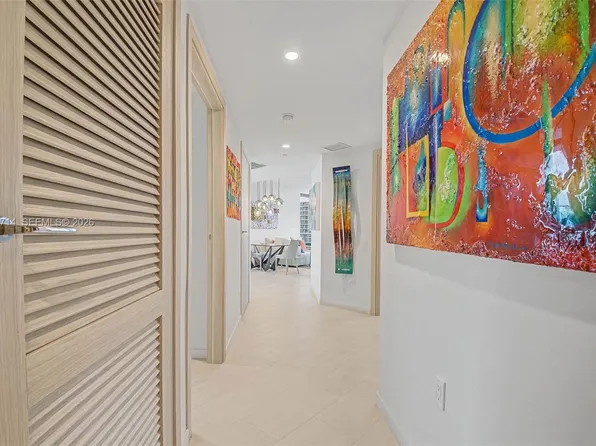 1000 Brickell Plz, Miami, FL