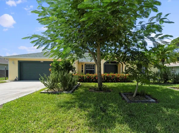 324 NE Gladiola Avenue, Port St Lucie, FL 34983
