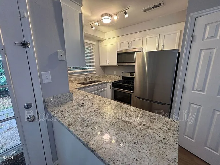 4808 Blue Bird Ct #D — Photo 30