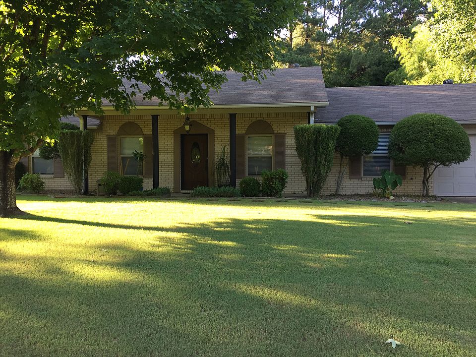 1st image of 209 Arrowwood Ln