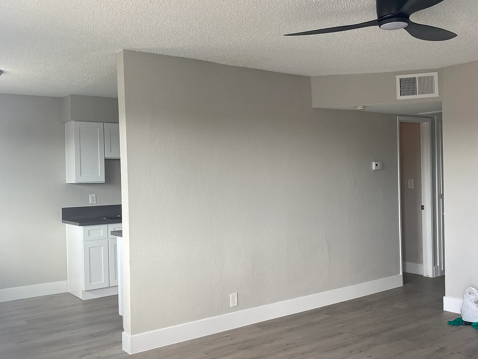 2 bed, 3196 sqft, $1,350 — Photo 2