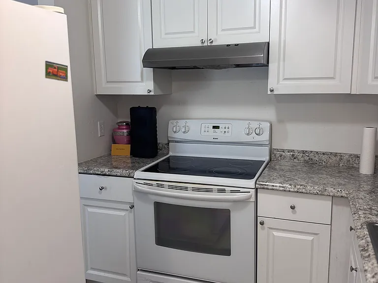 127 Avenida De Bahia #C — Photo 9