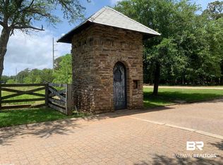 2 Horses N Hounds, Foley, AL 36535