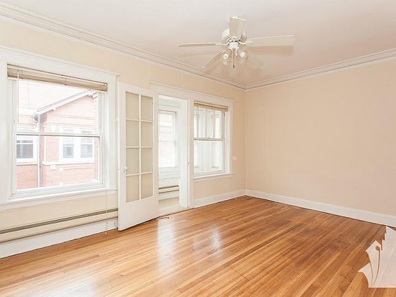 4th image of 4438 N Wolcott Ave