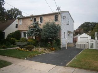 108 Liberty Blvd, Valley Stream, NY 11580