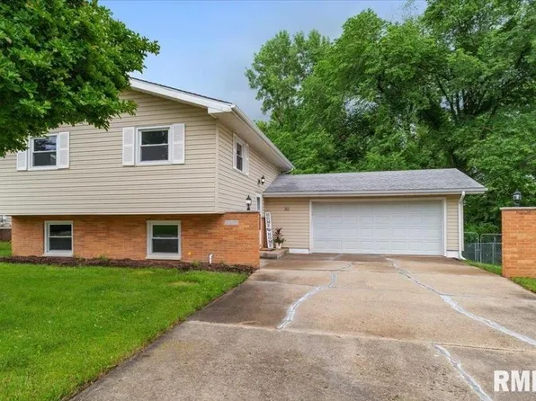 30 Pinto Dr, Springfield, IL 62702