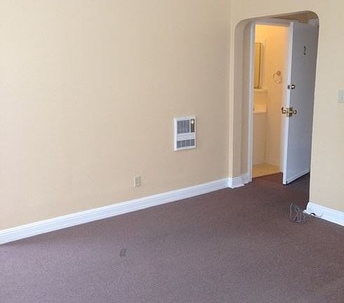 3rd image of 3201 Beaumont Ave APT 2