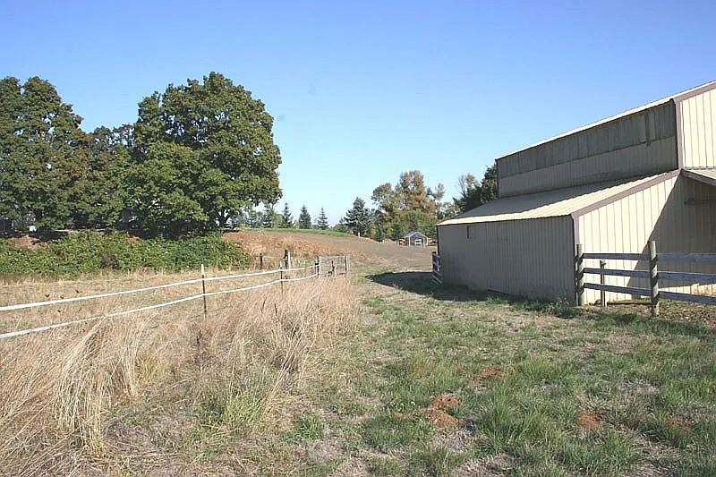 15580 Ellendale Rd photo 1