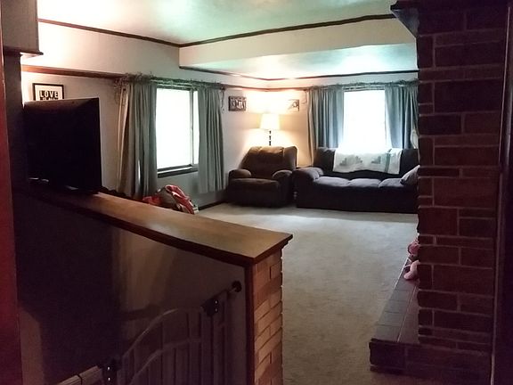 Living room 13x19