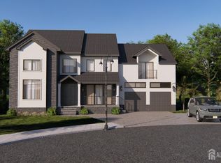 2 Leora Dr, Edison, NJ 08817