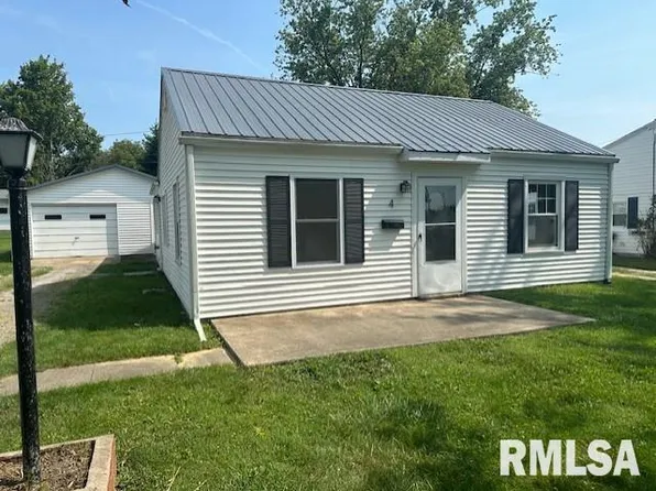 4 Baldwin Rd, Jacksonville, IL 62650