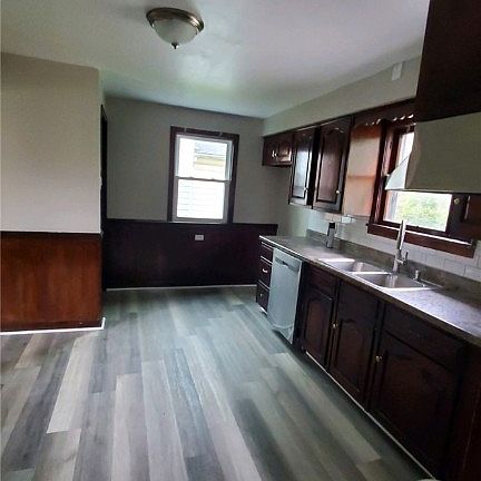 4th image of 722 E Midlothian Blvd