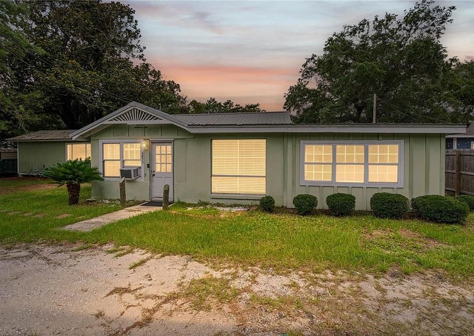 1st image of 4855 Bay Cir