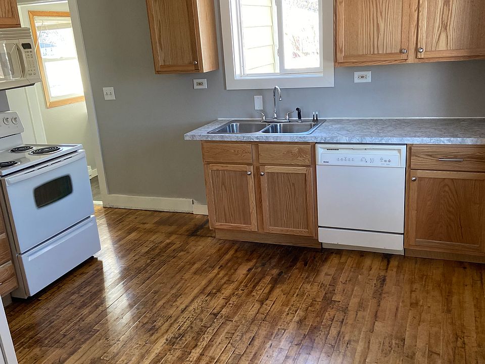 1st image of 115 Birch St