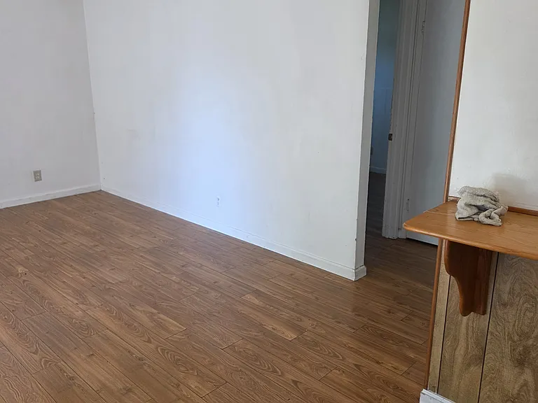 1300 Sycamore Dr #1 — Photo 3
