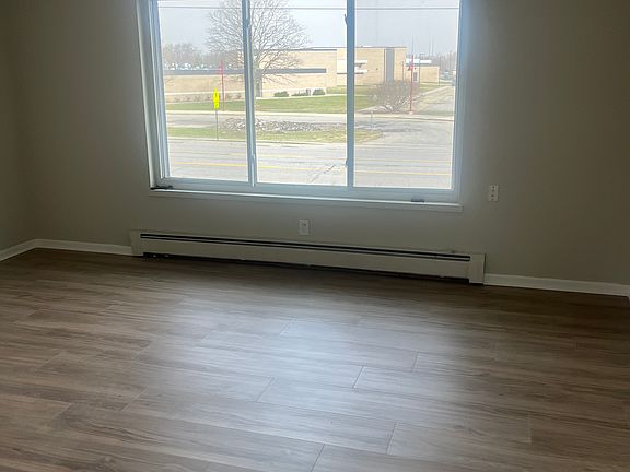 5th image of 328 W Roosevelt Ave #3