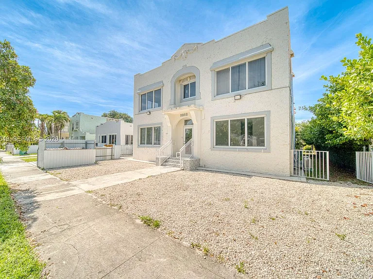 2352 SW 5th St #5 — Photo 18