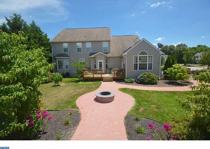 2nd image of 804 Sweet Hollow Ct