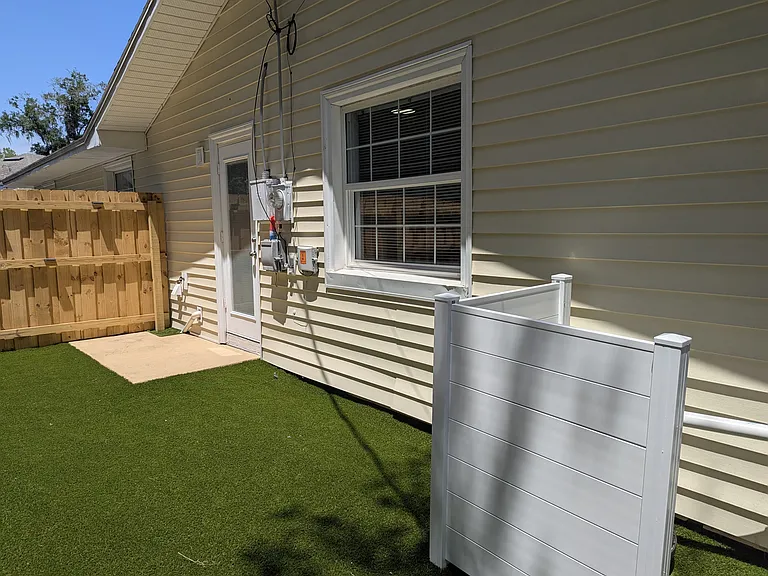 870 Francis St #1 — Photo 11