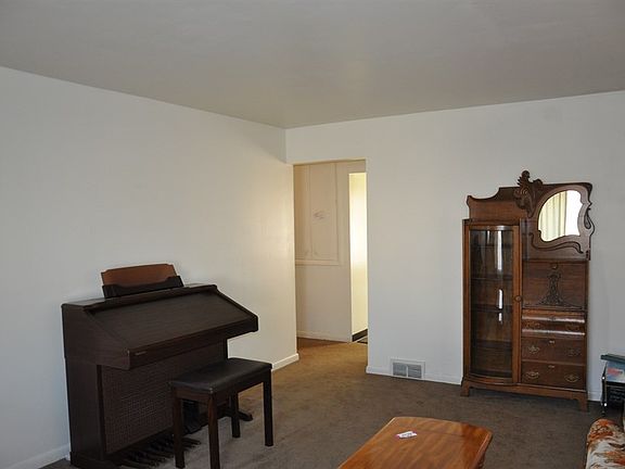 5th image of 101 S Thomas Ave