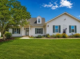 10904 Smokey Mountain Trl, Blue Mounds, WI 53517