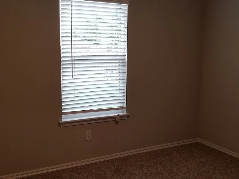 3102 Debbie Ln — Photo 35