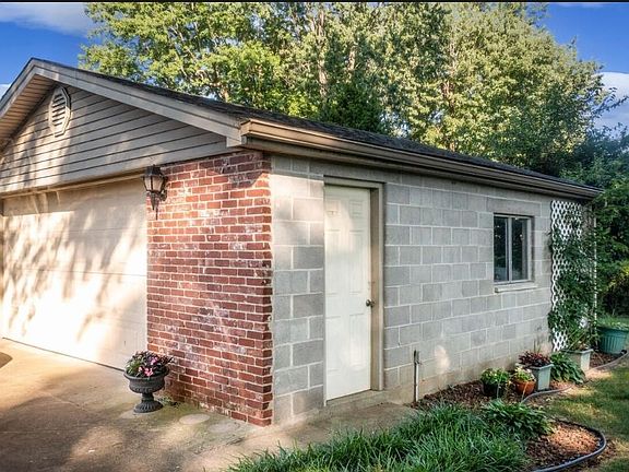 3rd image of 4119 Pomeroy Ct