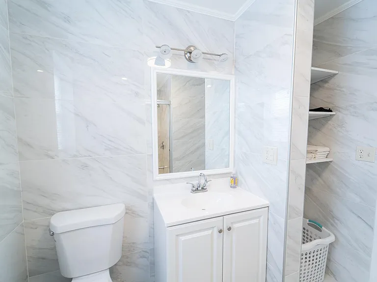 3328 S Lituanica Ave — Photo 6
