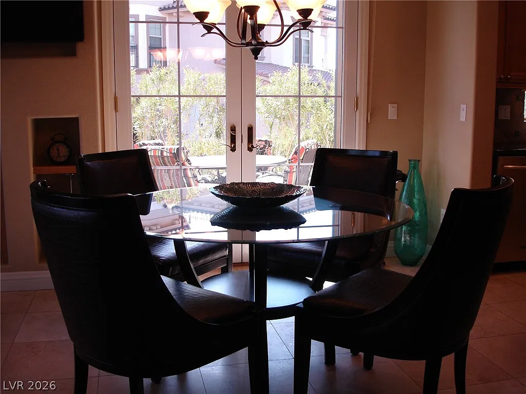 2 bed, 2.0 bath, 1265 sqft, $2,650 — Photo 3