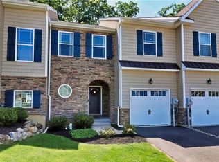 4502 Benjamin Ct, Emmaus, PA 18049