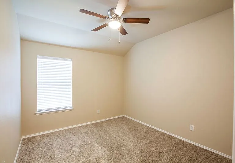 709 Alder Dr — Photo 19
