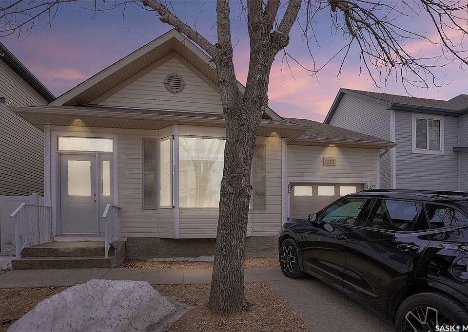 1st image of 1027 N Cypress Way