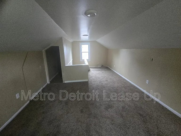 11035 Worden St — Photo 7