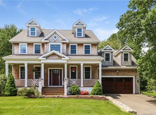 223 Fernwood Rd, Trumbull, CT 06611