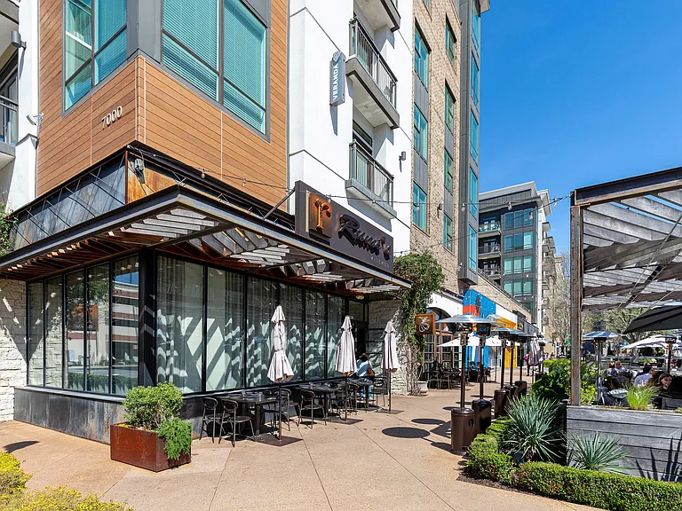 Veranda at Avalon — Photo 19
