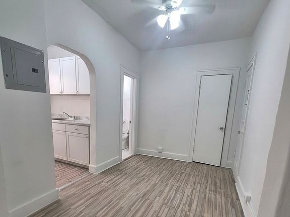 4th image of 2136 SW 5th St #1
