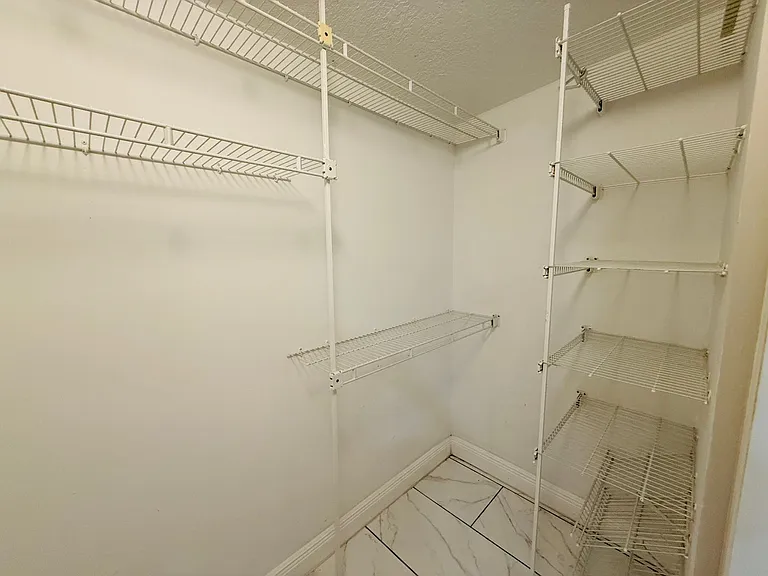 4203 E Yukon St — Photo 21