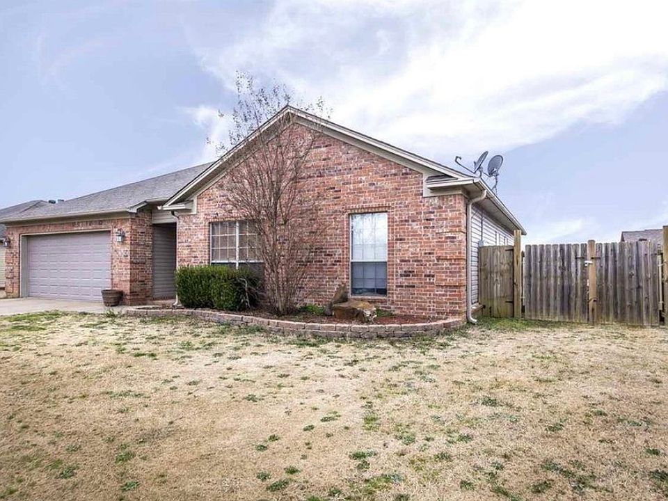 1st image of 22 Willow Lake Dr