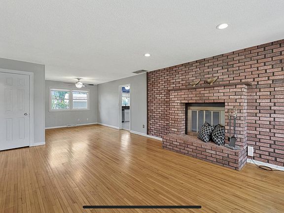 2nd image of 865 N Redbarn Ln