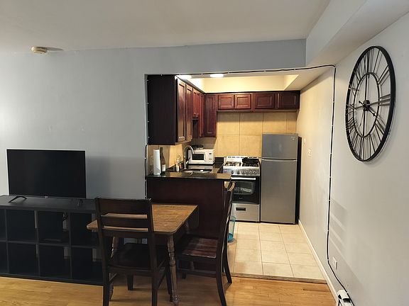 5th image of 3620 N Pine Grove Ave APT 410