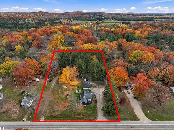 5th image of 1166 N Morey Rd