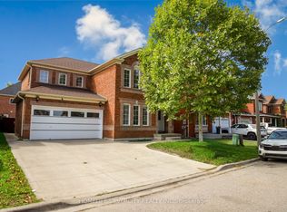 22 Meadow Glade Rd, Brampton, ON L6R1Z7