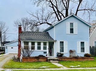 525 N Oak St, Fenton, MI 48430