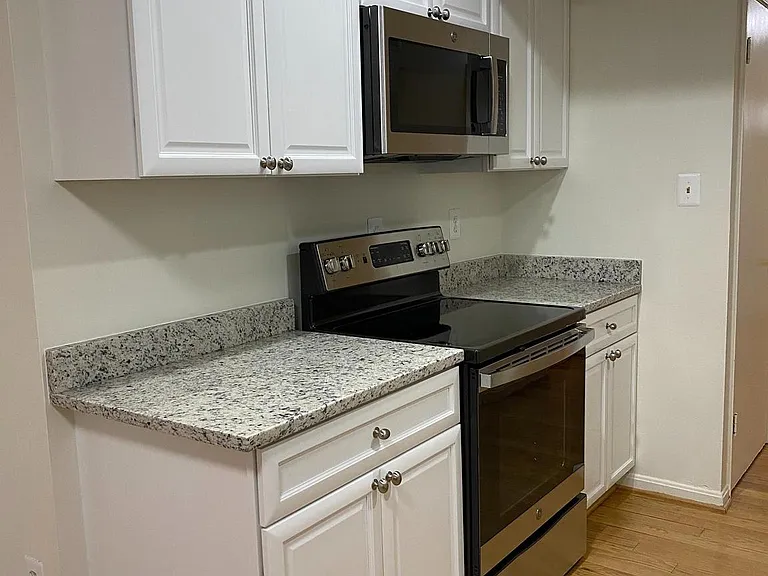 6802 Dina Leigh Ct — Photo 17