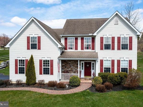 404 Country Edge Cir